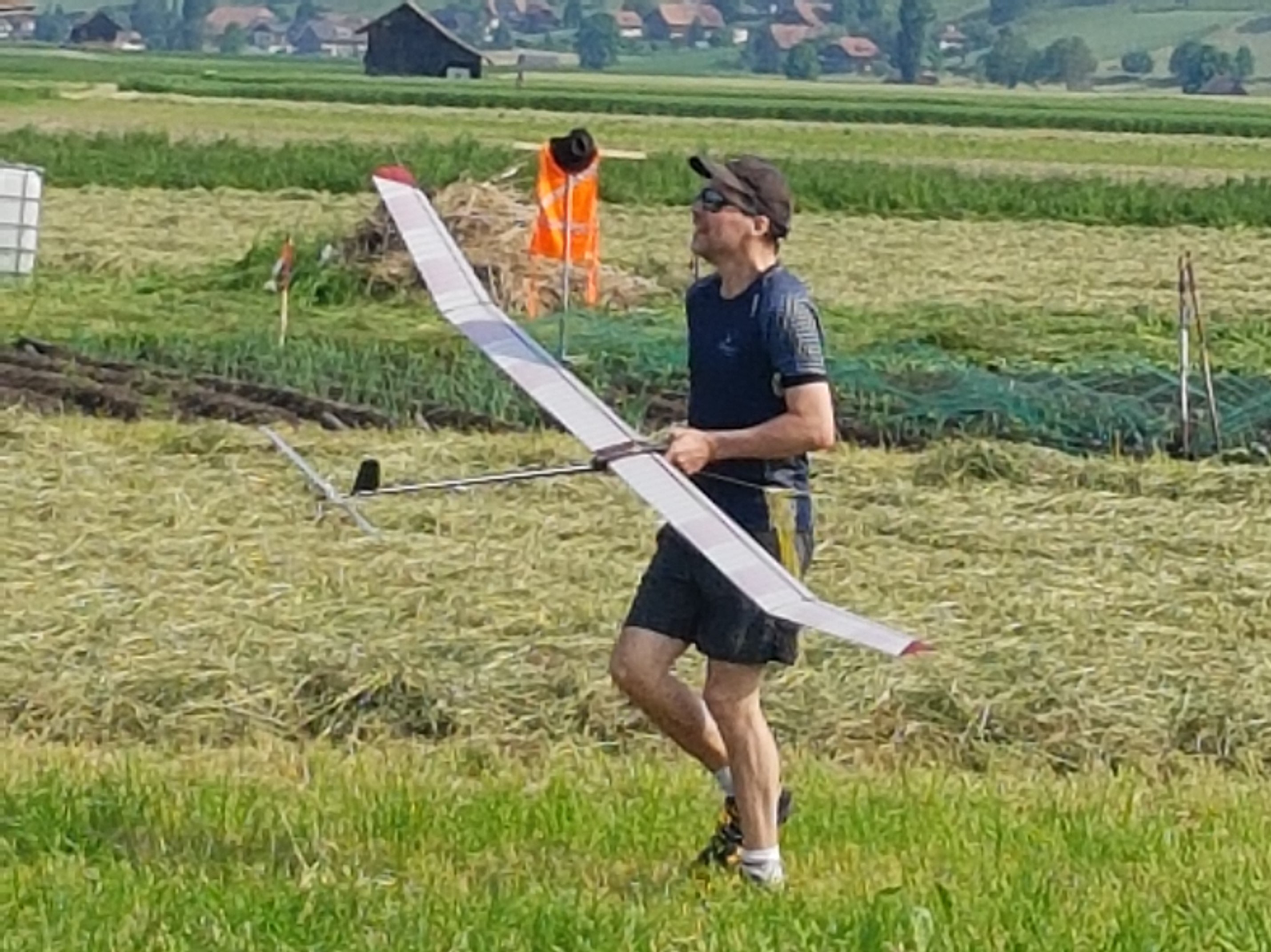 Imageupload/Lauri_F1A.jpg